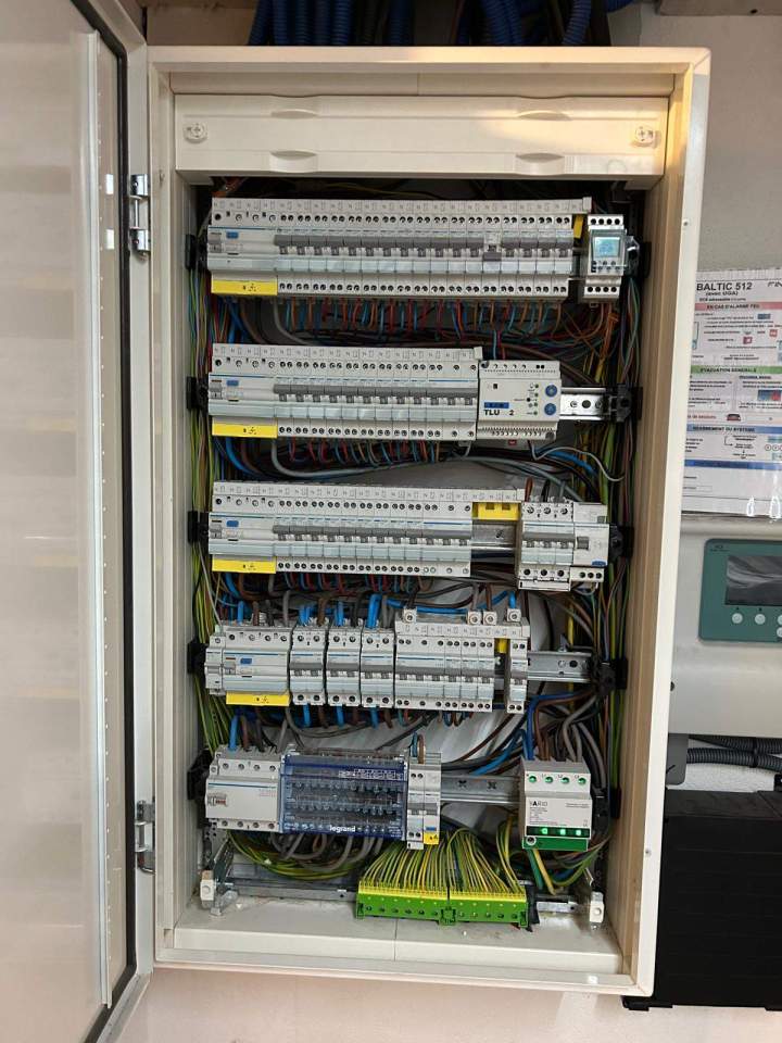 Montage électrique Neuvecelle